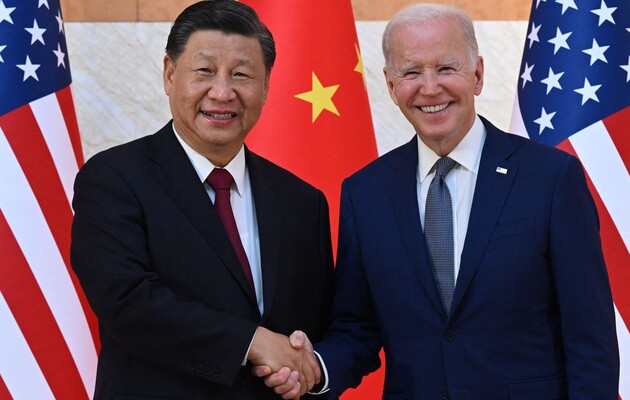 В Індонезії почалася зустріч Байдена і Сі Цзіньпіна: лідер Китаю одразу заговорив про покращення відносин