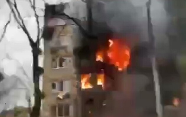В Киеве ракеты попали в три жилых дома