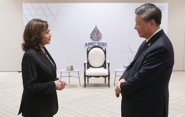 Харрис призвала Китай к диалогу с США