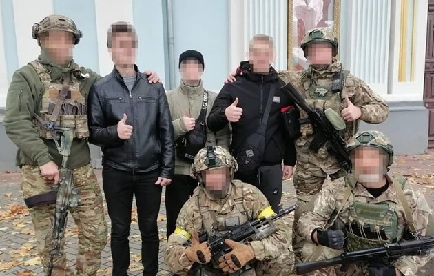 Нарешті вдома: з російського полону повернулися три українських морських піхотинця