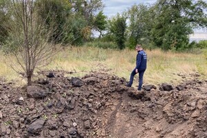 Обстрел жилого дома в Харьковской области: под завалами могут быть люди