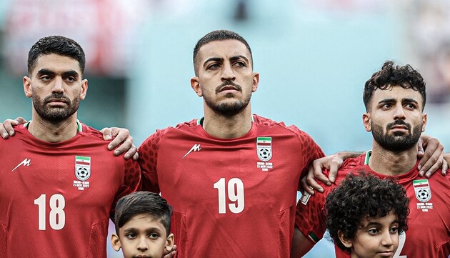Футболісти збірної Ірану не стали співати гімн перед матчем з Англією на ЧС-2022