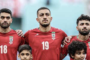 Футболисты сборной Ирана не стали петь гимн перед матчем с Англией на ЧМ-2022