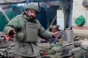 Видео стрельбы при сдаче солдат РФ в плен еще больше раскололо российских блоггеров и Кремль