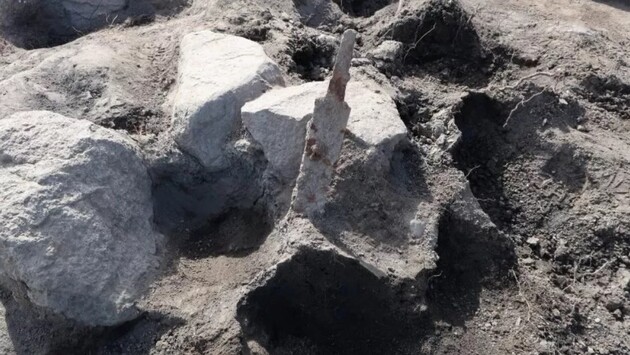 Археологи знайшли два меча віком 1200 років