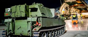 САУ M109, запчасти для техники, зимняя одежда: Норвегия передала Украине очередную партию военной помощи