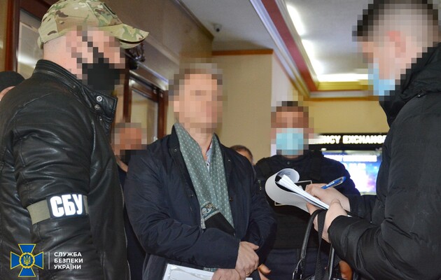 СБУ задержала сотрудника МВД, который хотел передать россиянам флешку с секретной информацией