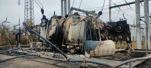 Трансформаторна підстанція, повністю знищена окупантами при відступі.