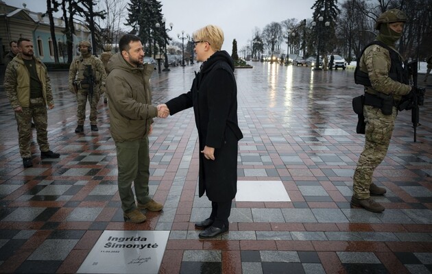 На Аллее смелости в Киеве открыли табличку с именем премьер-министра Литвы