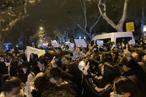 У великих містах Китаю спалахнули антиковидні протести