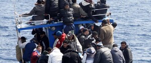 Трое африканских беженцев одиннадцать дней просидели на судовом руле нефтяного танкера