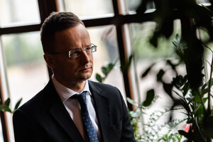 Сийярто заявил, что Венгрия и дальше будет блокировать заседание Комиссии Украина-НАТО