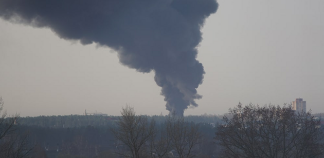 Світає. Росія палає: у Брянській області спалахнув резервуар з нафтопродуктами 