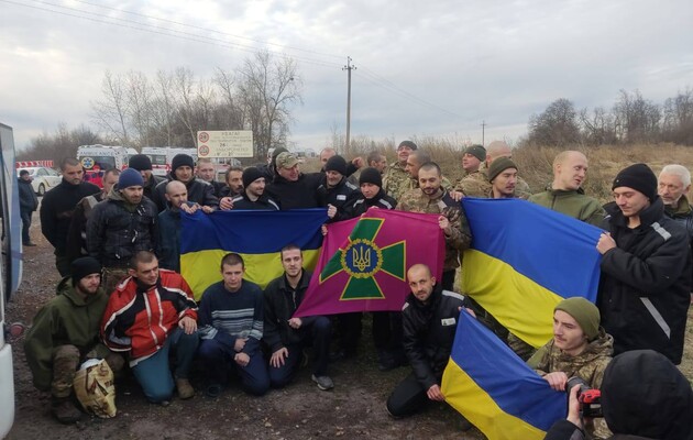 Звільнено ще 50 захисників: Україна провела обмін полоненими