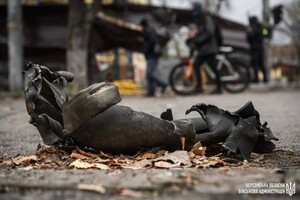 Оккупанты обстреляли Херсон, в городе исчезла электроэнергия