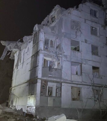 Війська РФ ударили ракетою по п’ятиповерхівці на Харківщині, є постраждалі — голова ОВА