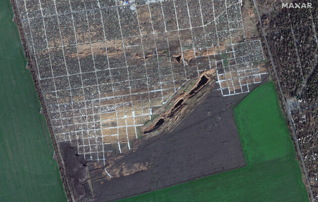 У нижньому секторі зліва суттєво зросла кількість нових могил 