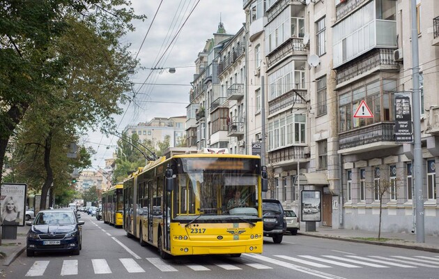 Простой транспорта во время тревог обошелся Киеву более чем в миллиард гривен