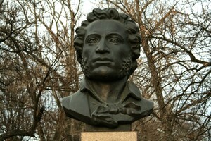 В Днепре демонтируют памятники Пушкину, Ломоносову, Горькому и другим лицам, связанным с Россией