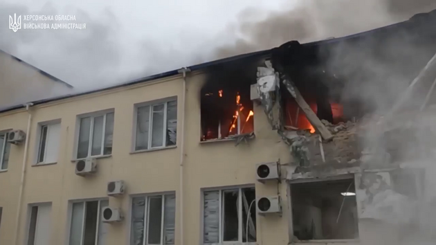 Російські війська обстріляли інфраструктурний об'єкт і житлові будинки в Херсоні