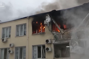 Российские войска обстреляли инфраструктурный объект и жилые дома в Херсоне