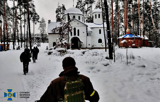 Правоохранители проводят обыски в двух монастырях и ските УПЦ МП в Житомирской области