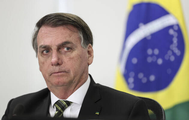 Команда новообраного президента Бразилії подала до суду на Болсонару