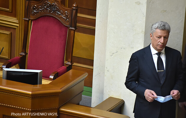 Зеленский ответил на петицию о лишении Бойко звания Героя Украины