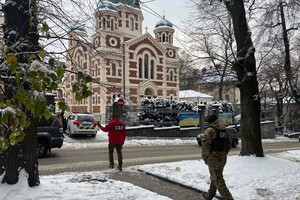 СБУ проводит обыски в кафедральном соборе УПЦ МП во Львове