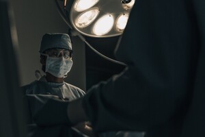 Китайський робот-хірург успішно провів операцію з заміни колінного суглоба