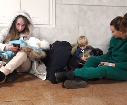 Киевское метро давно превратилось в убежище.