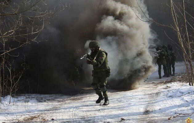 Військові розглядають можливий наступ із боку Білорусі наприкінці лютого – командувач ОК 