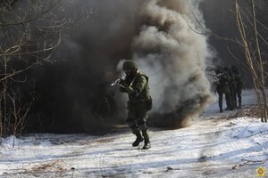 Военные рассматривают возможное наступление со стороны Беларуси в конце февраля – командующий ОК 