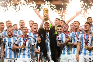 Збірна Аргентини у видовищному фіналі перемогла Францію та виграла чемпіонат світу з футболу