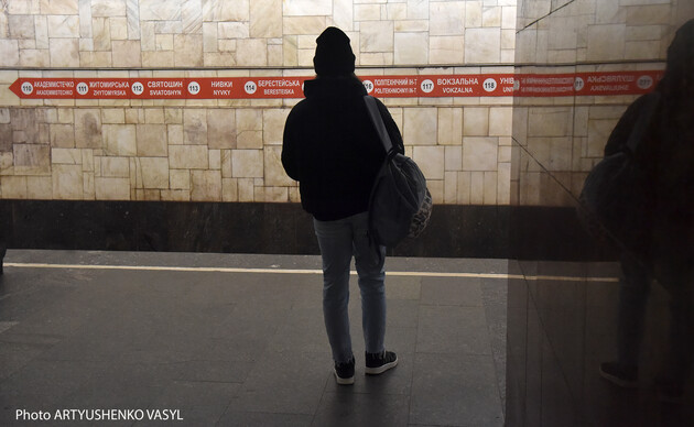 Проблеми з електропостачанням у Києві відбились на роботі метро: які станції закриті на вхід