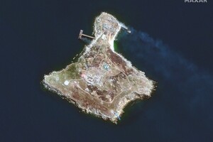 Символическая и стратегическая скала: журналисты CNN сделали репортаж с острова Змеиный