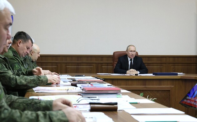 Путін пообіцяв російській армії фінансування без обмежень