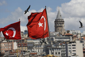 Гражданам Турции повысят минимальную зарплату на 55% 