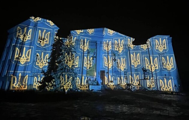 Швейцарський митець напередодні Різдва підсвітив будівлі Києва