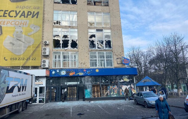 Кулеба после обстрела Херсона: Запад должен вспомнить об Украине, готовясь к Рождеству