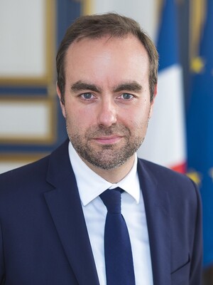 Наступного тижня до України приїде міністр оборони Франції – ЗМІ