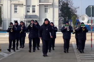Пограничники Молдовы с оркестром пришли поздравить украинских коллег с Рождеством