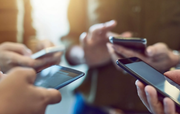 Мобільні оператори відповіли, чому підвищують тарифи попри проблеми зі зв'язком