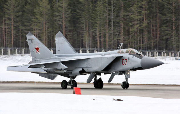 Сгорел один из МиГ-31К в на беларусском военном аэродроме в Мачулищах — 