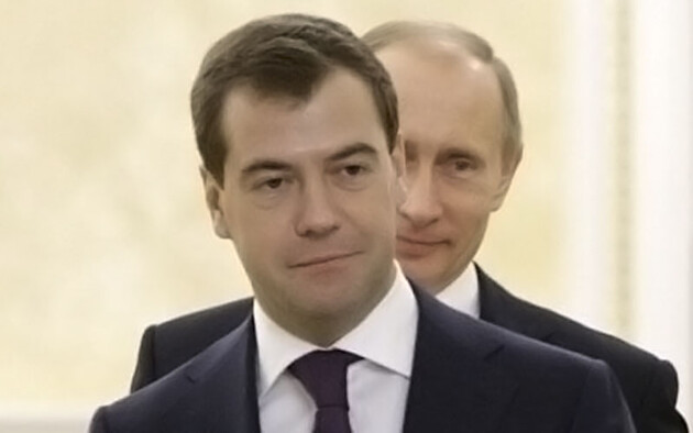 Путин назначил Медведева своим первым заместителем в Военно-промышленной комиссии РФ