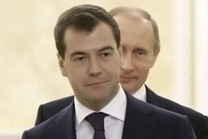 Путин назначил Медведева своим первым заместителем в Военно-промышленной комиссии РФ