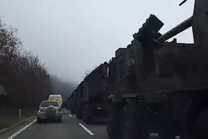 Сербия привела армию в боевую готовность и стягивает артиллерию к границе с Косово
