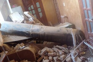 Ракета прилетіла в будинок на Франківщині, але не вибухнула: фото