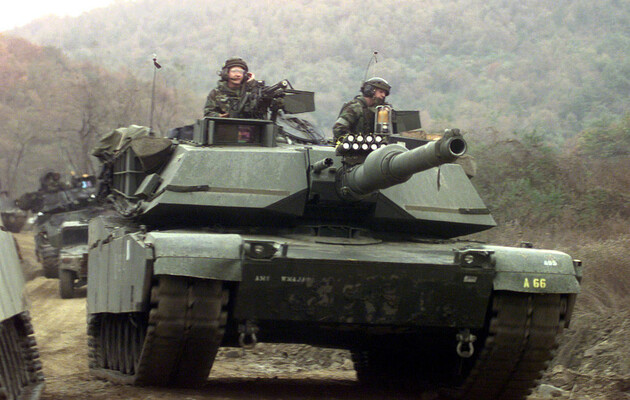 Forbes: Если НАТО не хочет давать Украине наступательное оружие, Киеву хватит и «оборонительных» танков