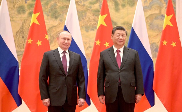 NYT: Китай не може ні допомогти Росії, ні покинути її